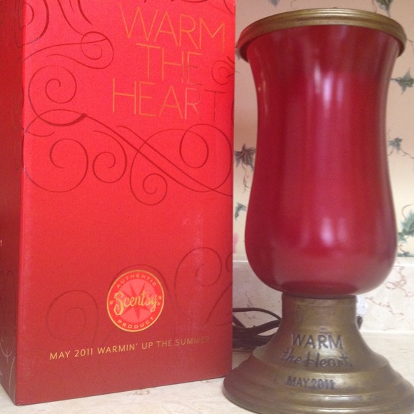 Scentsy Limited Edition warmer.