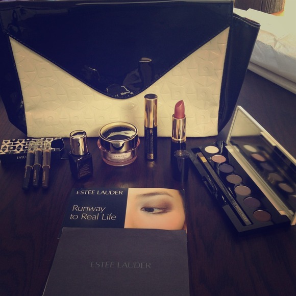 Reserved🎈Estée Lauder gift set NEW