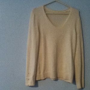 🌻SOLD🌻Thick white vneck sweater