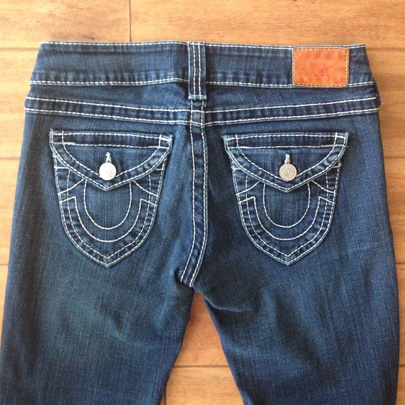 *SOLD* True Religion Dark Wash Stitch Skinny Jeans - Picture 4 of 4