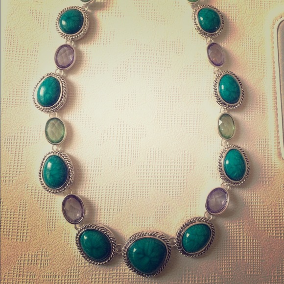 Gorgeous statement necklace