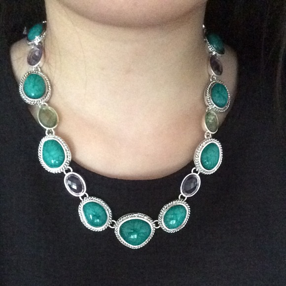 Gorgeous statement necklace - Picture 2 of 2