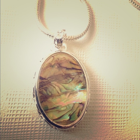 Gorgeous necklace