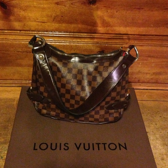 SPRING SALE!!! 100%AUTHENTIC Louis Vuitton Handbag - Picture 2 of 4