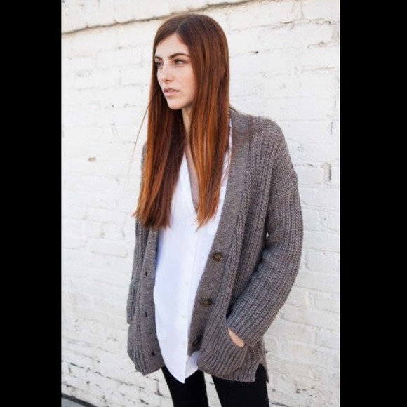 ❌❌SOLD❌❌ Brandy Melville Marcela Cardigan - Picture 1 of 4