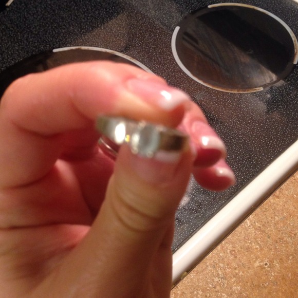 14k white gold diamond ring Black Friday spec - Picture 2 of 3