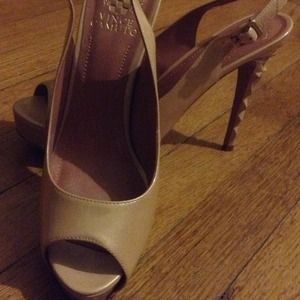 🌷HOLD FOR MANCE🌷 Vince Camuto Carved 5" Heels