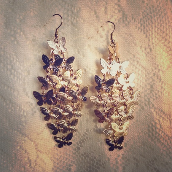 ❌SOLD❌ STUNNING butterfly dangle earrings, NEW