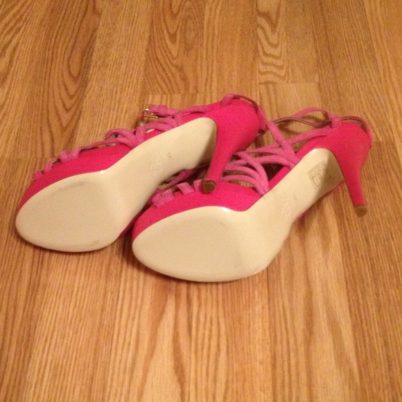 Burak Uyan pink suede 'dbl buckle' platform sandal - Picture 4 of 4