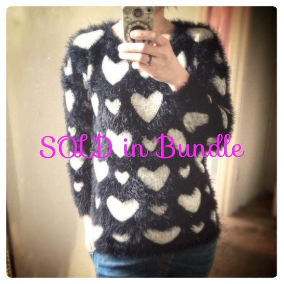 finn&clover Tops - SOLD!HP🎉Cute! 💘Fuzzy heart sweat