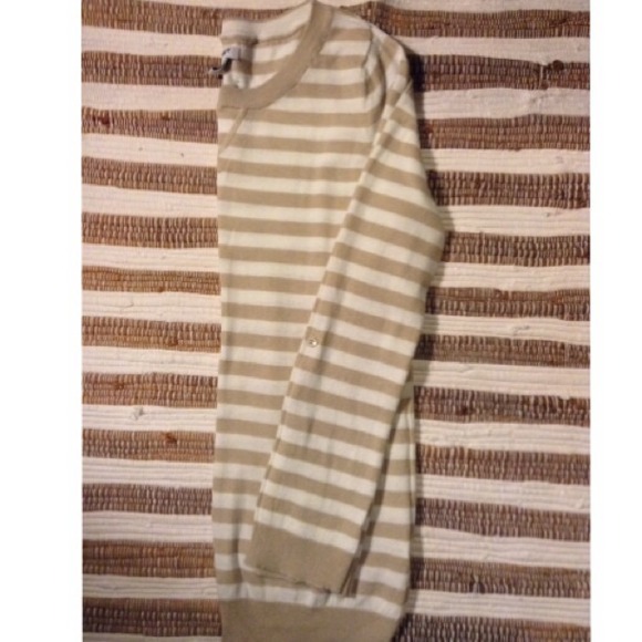 Striped Light Top - Picture 3 of 3