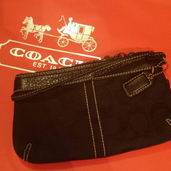 COACH wristlet - Picture 1 of 4