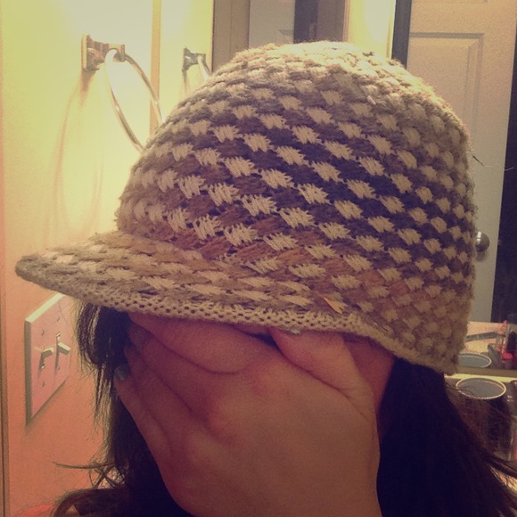 Quicksilver knit hat with bill