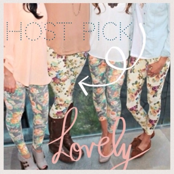 🚫SOLD in Bundle🚫🎉HOST PICK🎉Floral Leggings