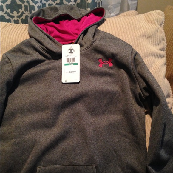 Under Armour Hoodie!!