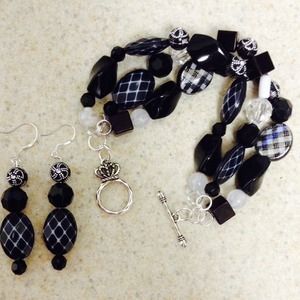 Spoil me royal bracelet and earrings