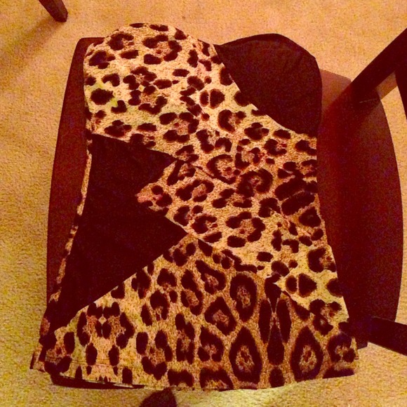 Cheetah tube top slightly worn looks new! (Padded)