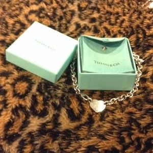 AUTHENTIC Tiffany & Co. .925 silver heart necklace