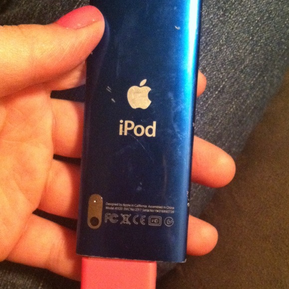 💙 SOLD 💙-- Blue iPod - Picture 2 of 3