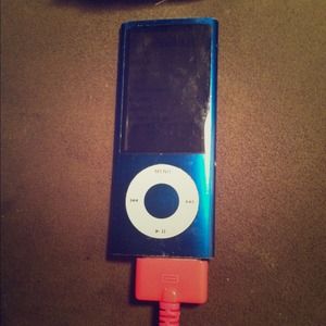 💙 SOLD 💙-- Blue iPod