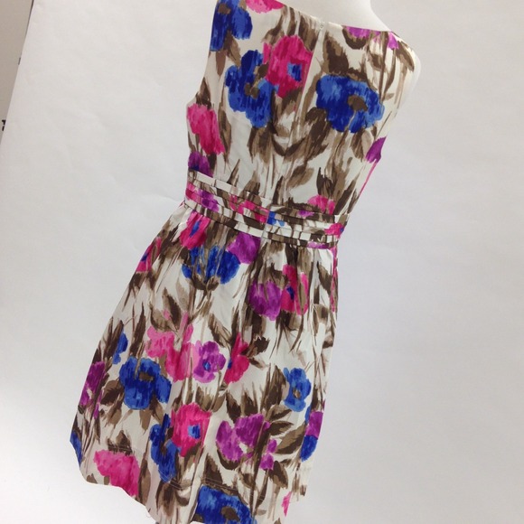 🚫 SOLD 🚫Watercolor Floral Dress - Picture 3 of 3