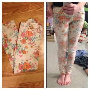 Price cut✂️✂️ Floral Print Jeans