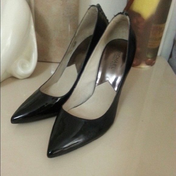 SOLD Authentic MICHAEL Michael Kors heels - Picture 3 of 4