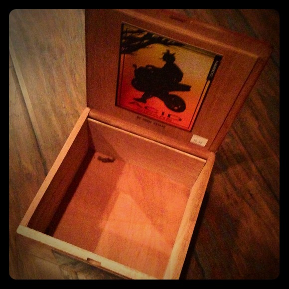 Beautiful Woden box, perfect for gift wrapping!