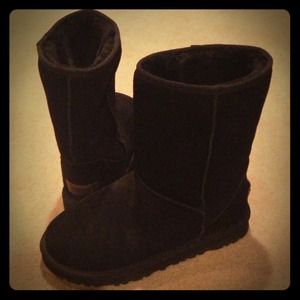 Black uggs