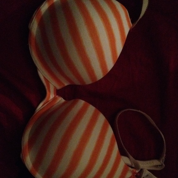 Victoria secret 34B push up bra