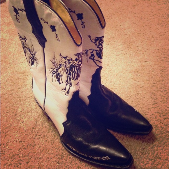 Black and white cowgirl boots