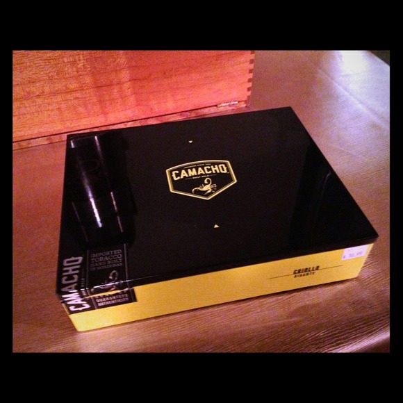 Laquer Finish- Beautiful Box- Absolutely Beauty!