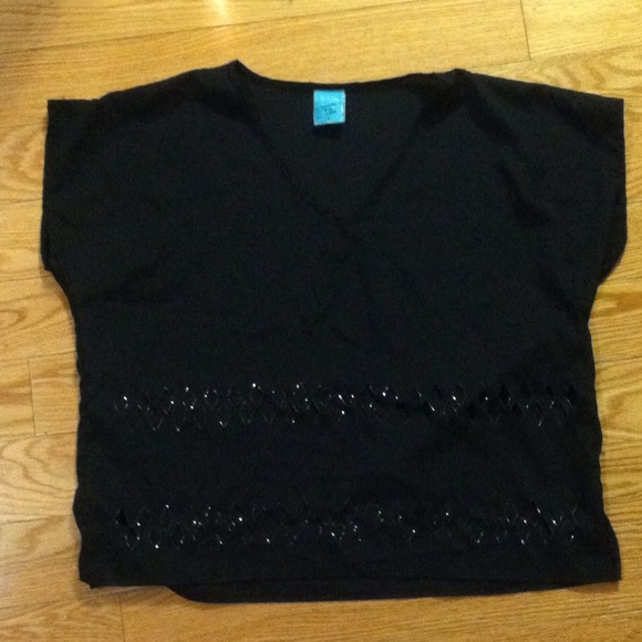 Cute black top with diamond cut outs