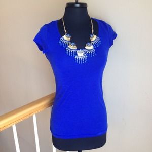 💙Cute blue top with unique back💙