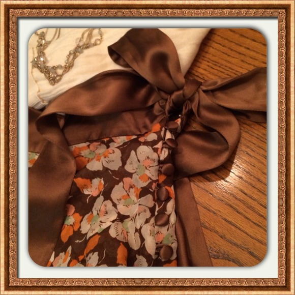 ‼️SOLD  😍A&F asymmetrical silk skirt😍 - Picture 2 of 4