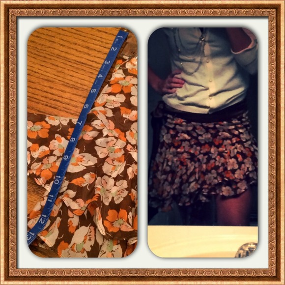 ‼️SOLD  😍A&F asymmetrical silk skirt😍 - Picture 4 of 4