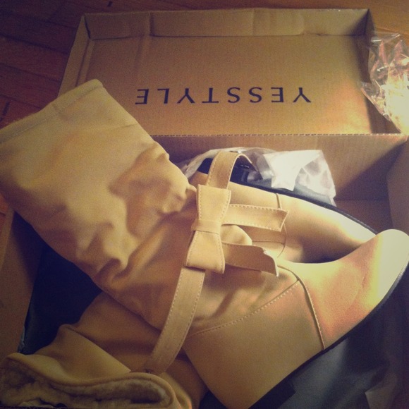 Bow accent Fold- over Tall Boots --- Brand new ..