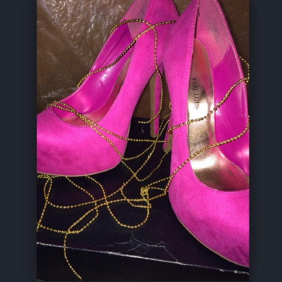 Hot pink pumps - Picture 2 of 4