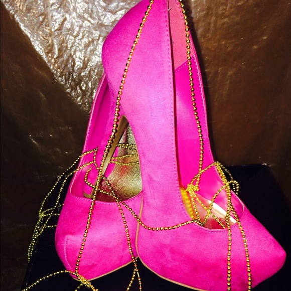 Hot pink pumps - Picture 3 of 4