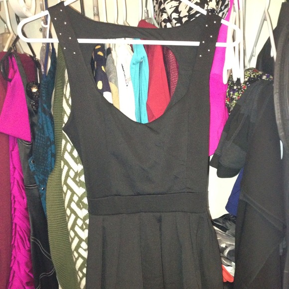 *Brand new with tags*Pleated Skater Dress Fits 0-2 - Picture 4 of 4