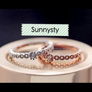 ⚠sold⚠Rose Gold floral ring
