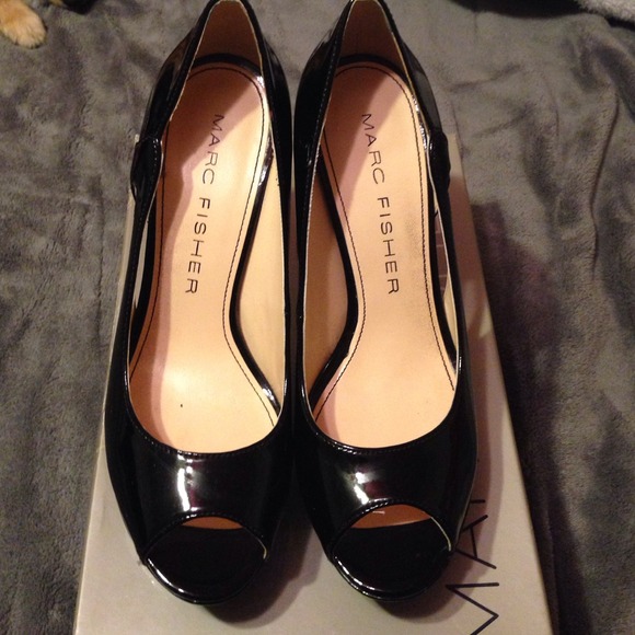 Black sandal