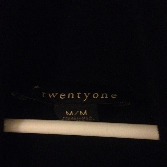 twenty one shrug or bolero - Picture 2 of 2