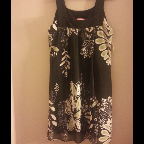 Black dress with pattern