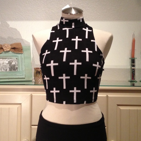CROP TOP BUNDLE!!! - Picture 4 of 4