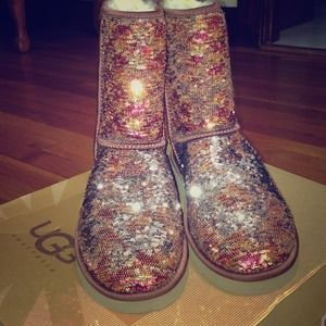 🎉🎊 12/13 host pick! Ugg classic short boots🎉🎊