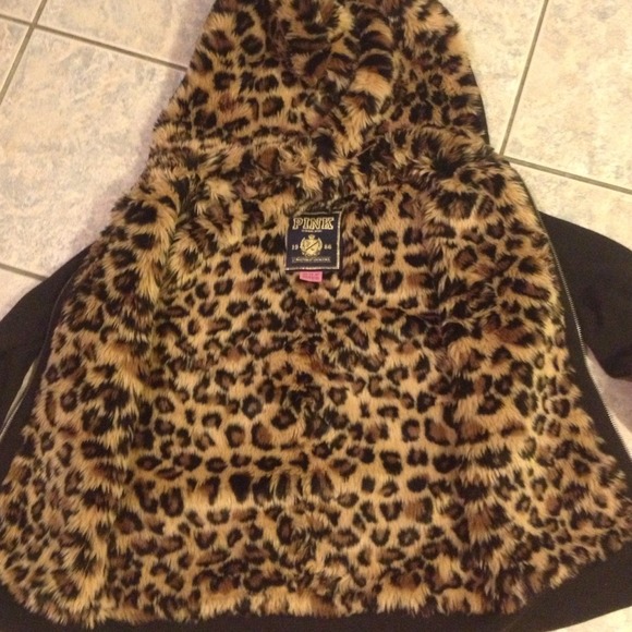 ❌SOLD❌Victorias Secret Leopard fur hoodie - Picture 3 of 4