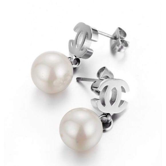 CHANEL Jewelry - Fab Mini Double CC Chanel Pearl Dangling Earrings