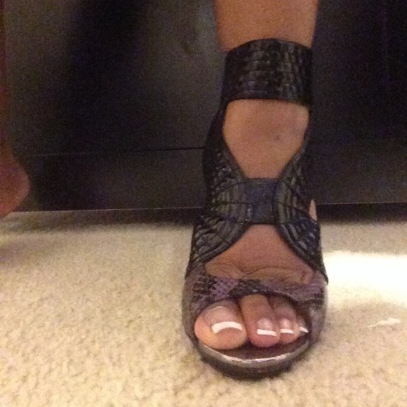 Shoedazzle heels sz 9