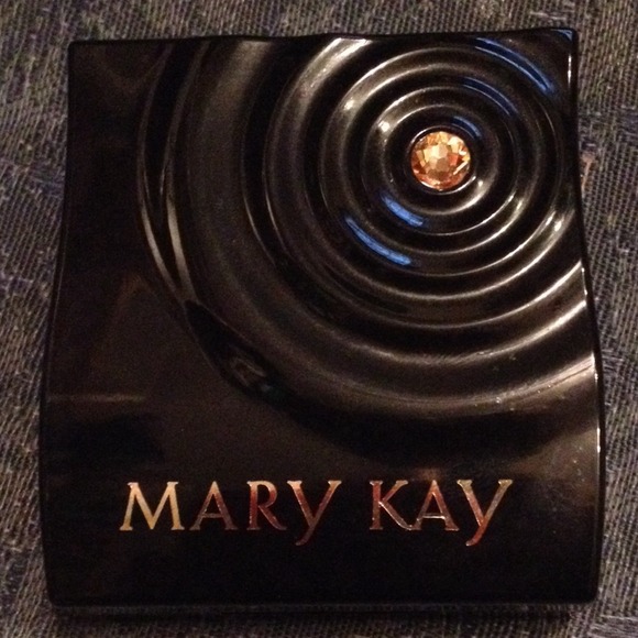 Beautiful 50th anniversary Mary Kay Compact